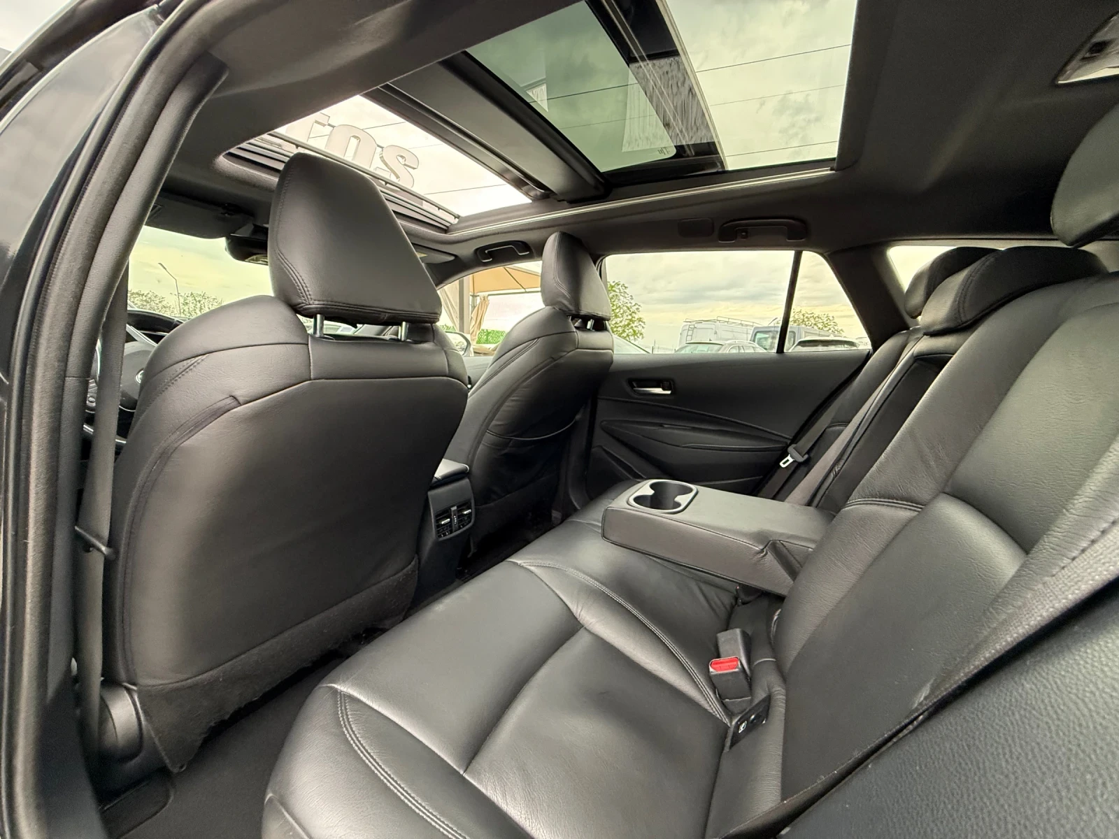 Toyota Corolla Touring Sports 2.0 Hybrid 184kc, �������� | Mobile.bg � ����������� 10