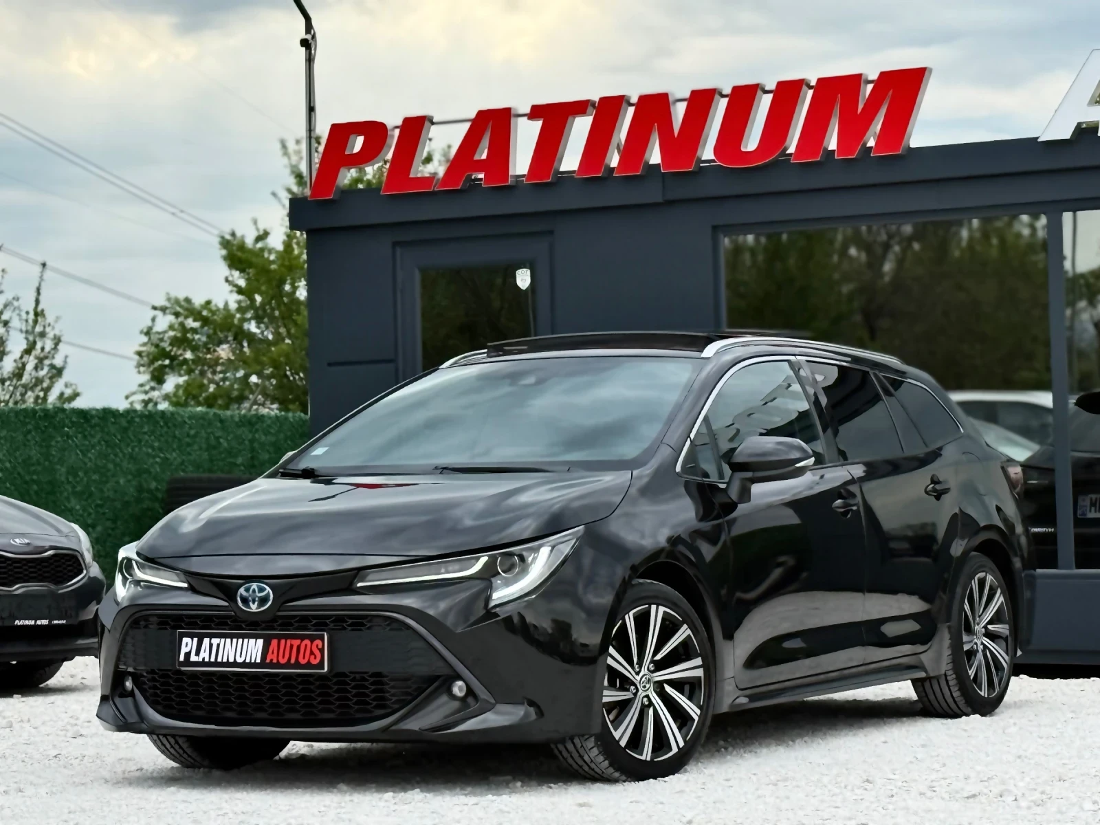 Toyota Corolla Touring Sports 2.0 Hybrid 184kc, �������� | Mobile.bg � ����������� 1