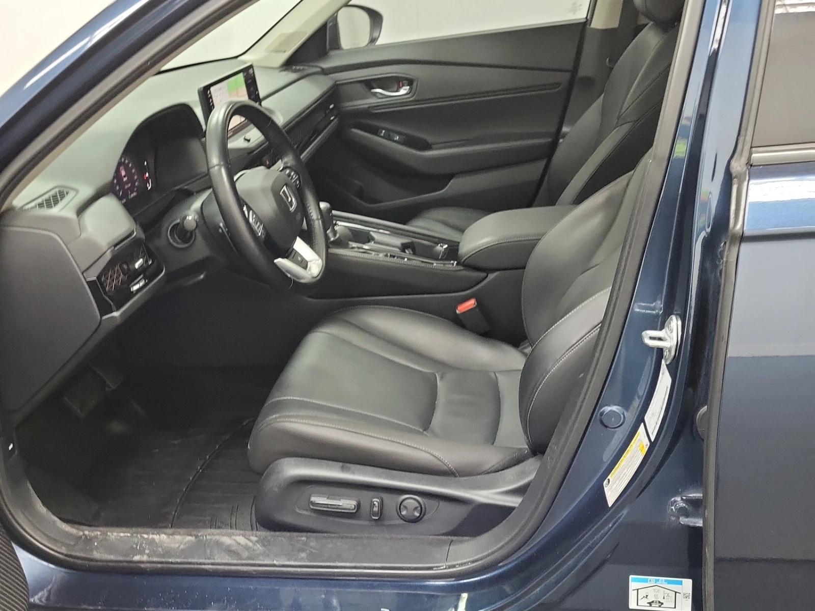 Honda Accord Hybrid * CARFAX * АВТО КРЕДИТ * Цена до БГ * , снимка 7 - Автомобили и джипове - 54599159