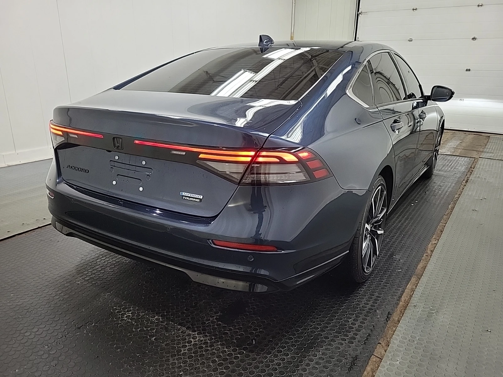 Honda Accord Hybrid * CARFAX * АВТО КРЕДИТ * Цена до БГ * , снимка 3 - Автомобили и джипове - 54599159