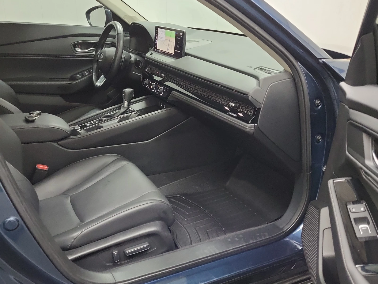 Honda Accord Hybrid * CARFAX * АВТО КРЕДИТ * Цена до БГ * , снимка 9 - Автомобили и джипове - 54599159