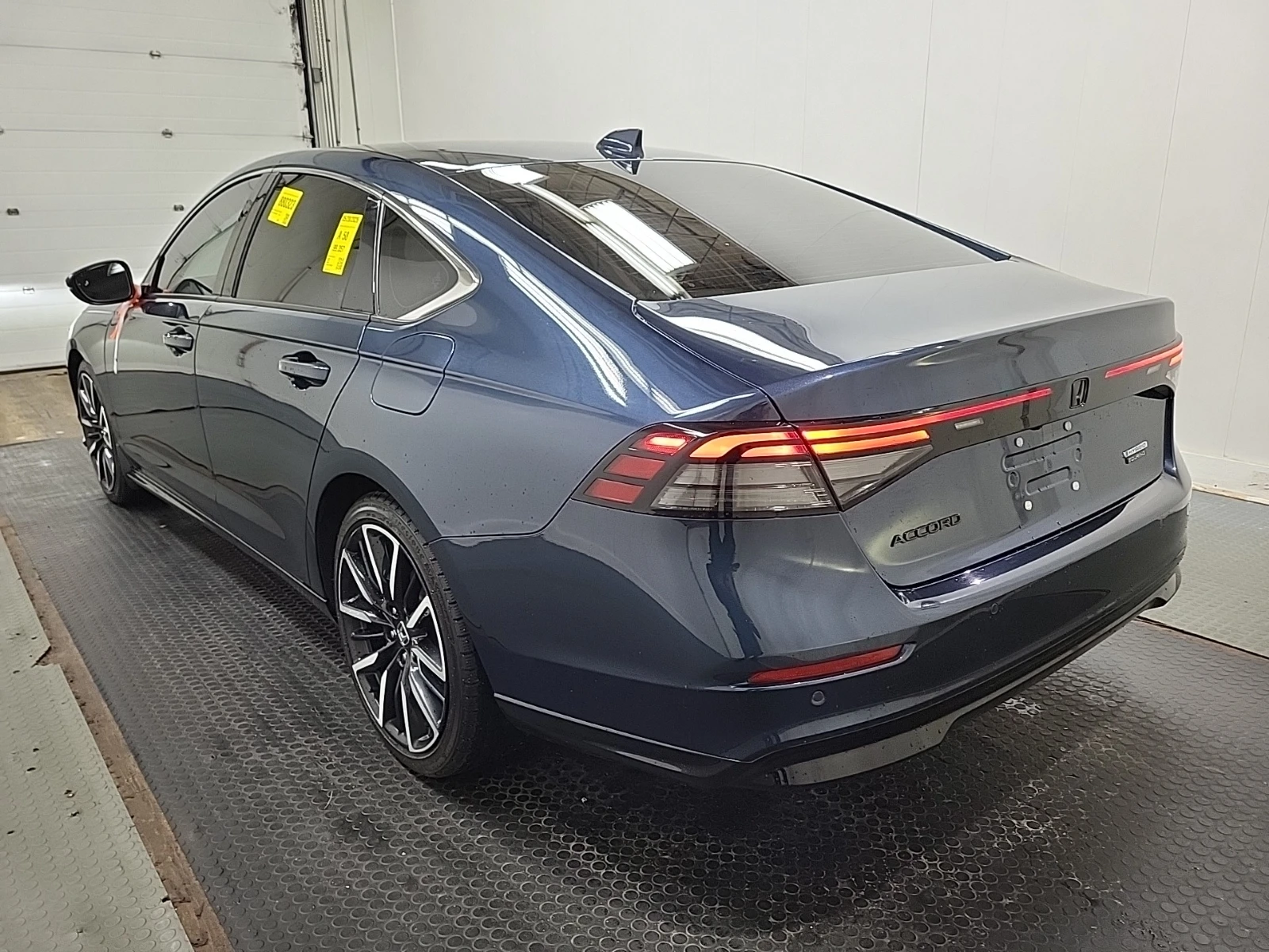 Honda Accord Hybrid * CARFAX * АВТО КРЕДИТ * Цена до БГ * , снимка 4 - Автомобили и джипове - 54599159