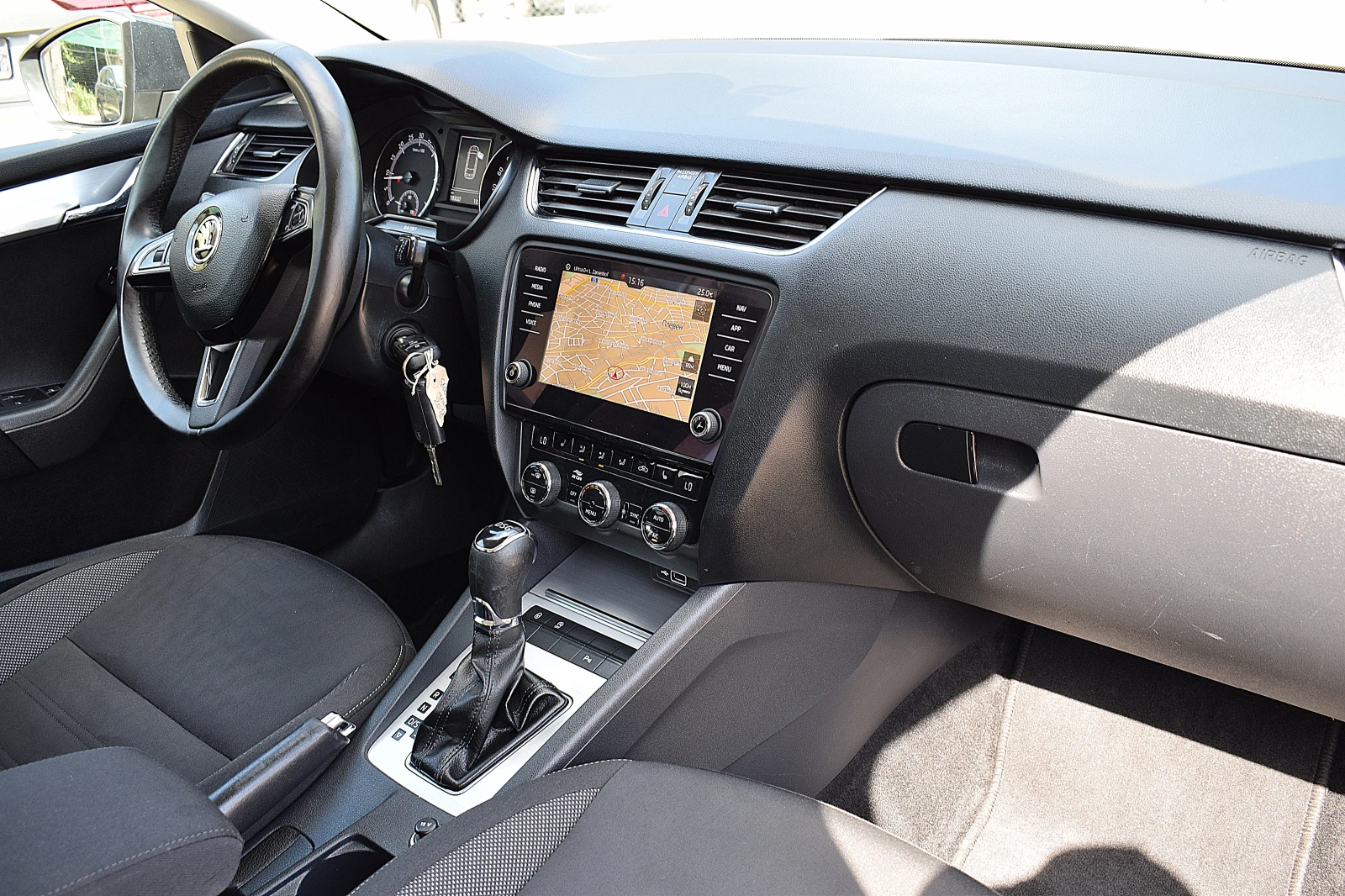 Skoda Octavia 2.0/150/DSG/Швейцария/ACC/Carplay/Navi/BLISS/, снимка 13 - Автомобили и джипове - 54621114