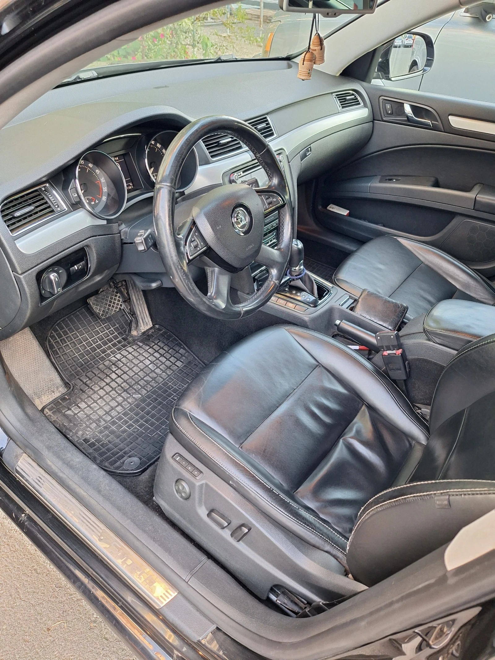 Skoda Superb 2.0 TDI  DSG facelift, снимка 2 - Автомобили и джипове - 54696033