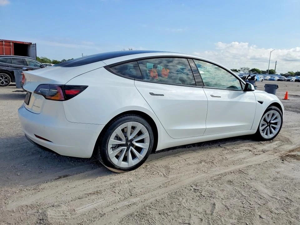 Tesla Model 3, снимка 3 - Автомобили и джипове - 54818881