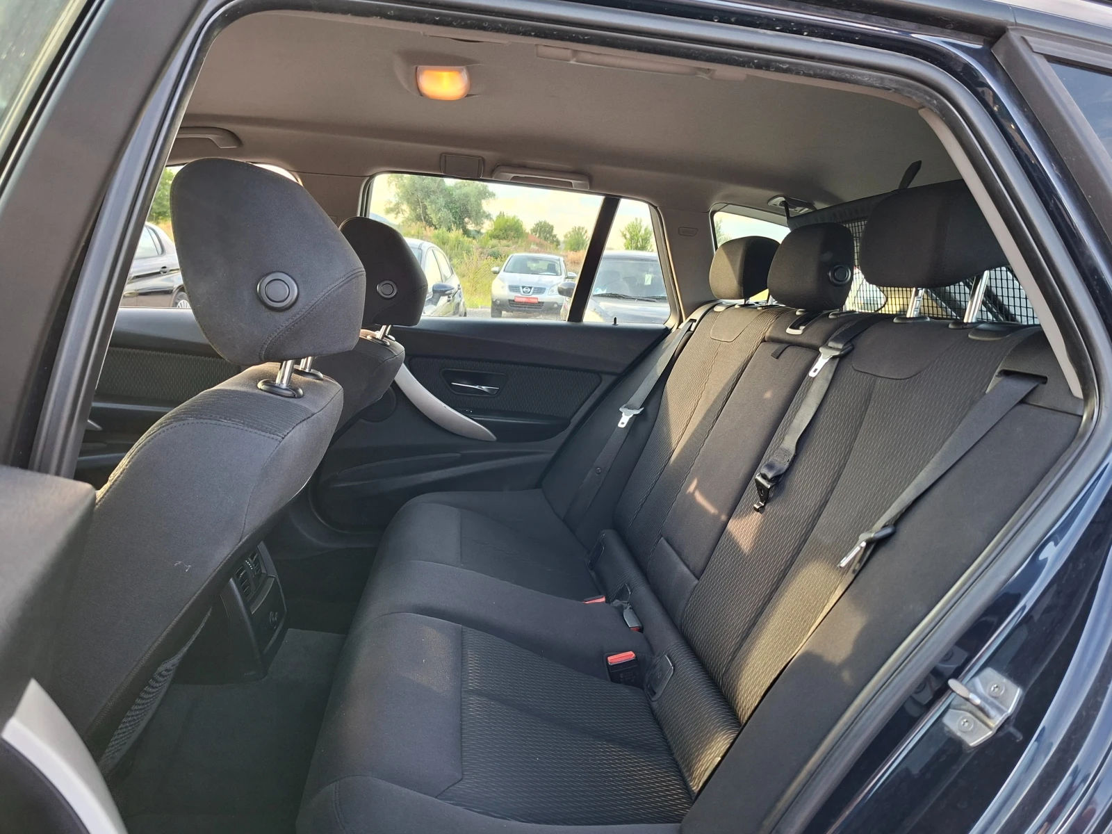 BMW 318 2.0D* FACE* AUTOMATIC* 36м. х 239EUR.* , снимка 10 - Автомобили и джипове - 54885197
