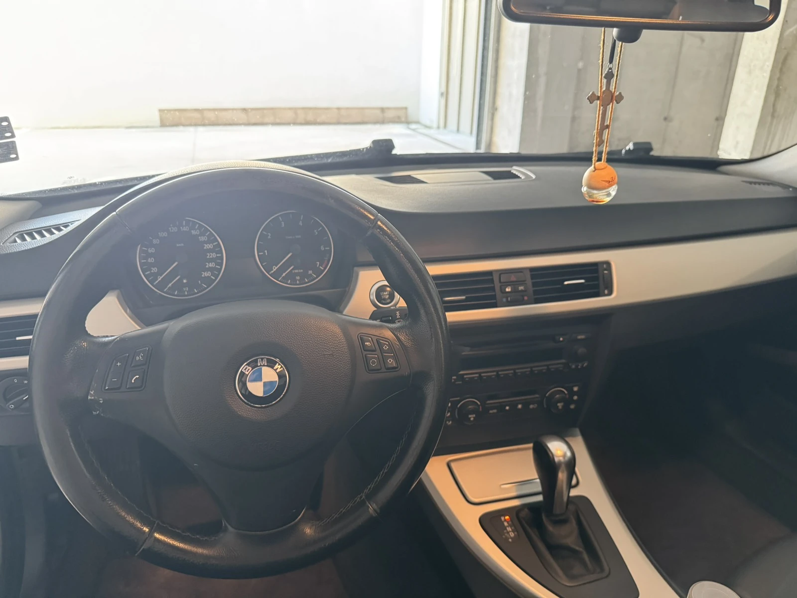 BMW 320, снимка 10 - Автомобили и джипове - 55682097