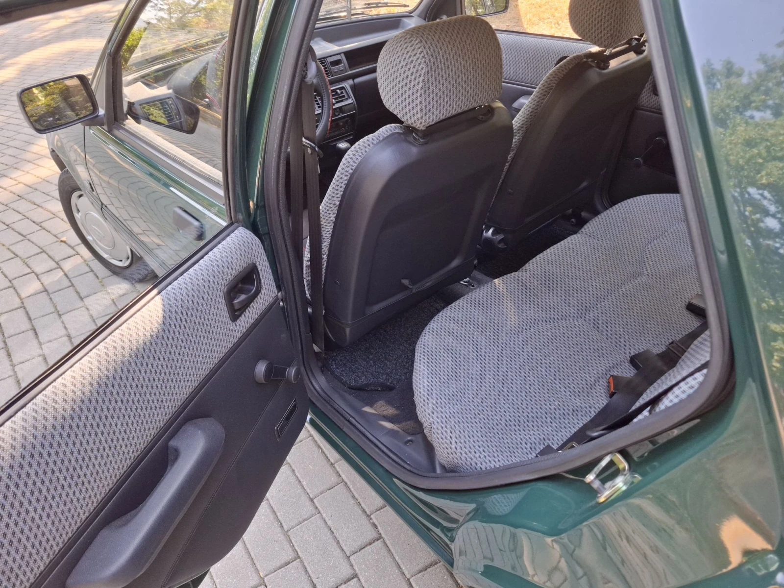 Ford Fiesta 1.1/50Hp, снимка 9 - Автомобили и джипове - 55774887
