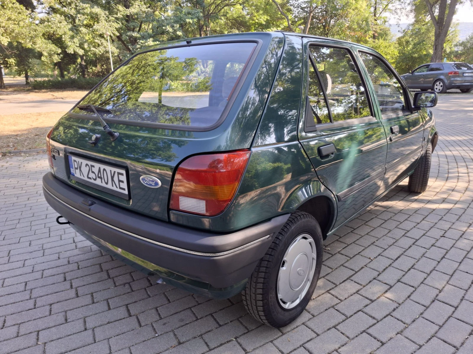 Ford Fiesta 1.1/50Hp, снимка 13 - Автомобили и джипове - 55774887
