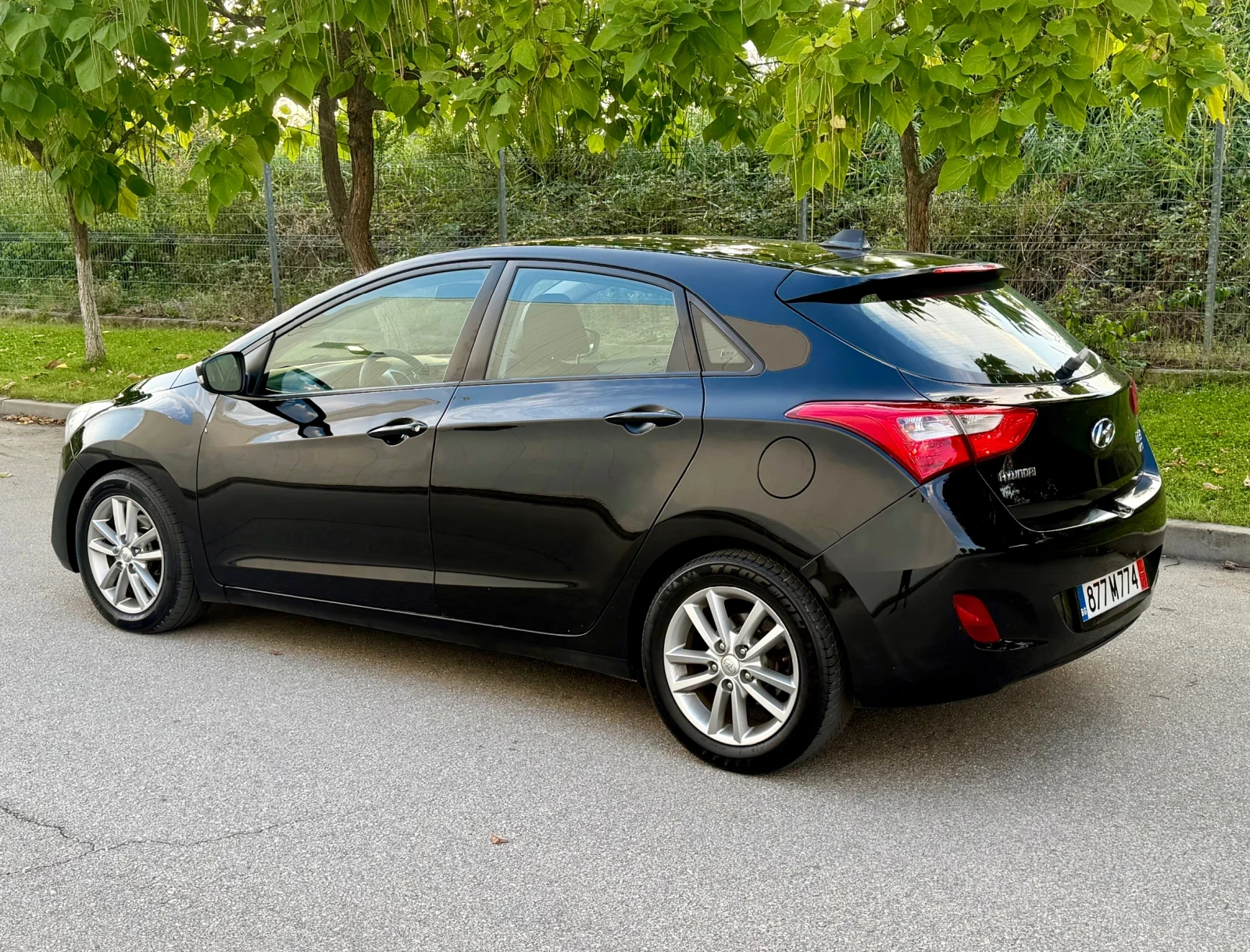 Hyundai I30 1.6 CRDI 110кс * НАВИГАЦИЯ* КАМЕРА* 6 скорости* , снимка 6 - Автомобили и джипове - 55826831