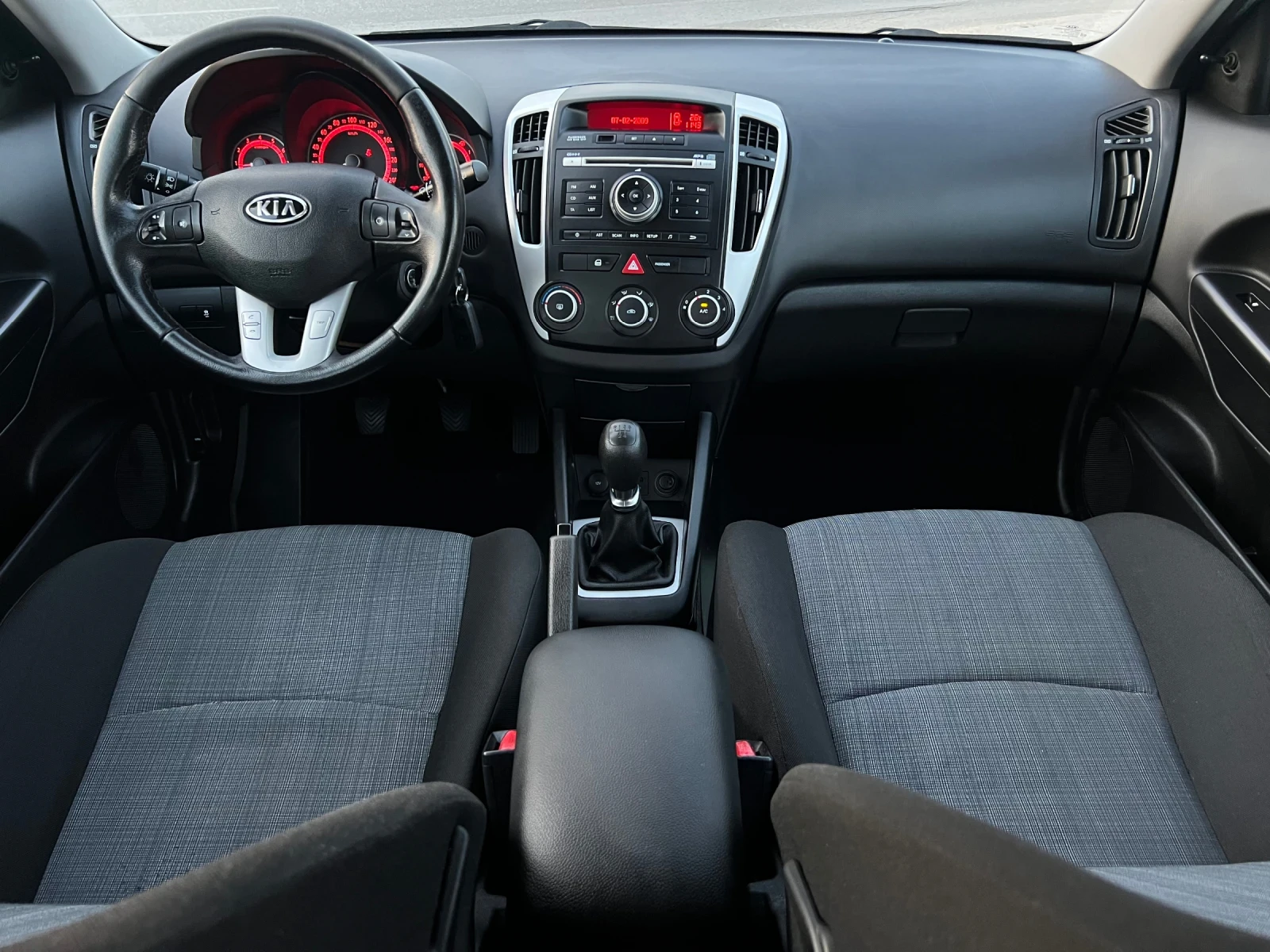 Kia Ceed 1.4i-90к.с, снимка 9 - Автомобили и джипове - 55927504
