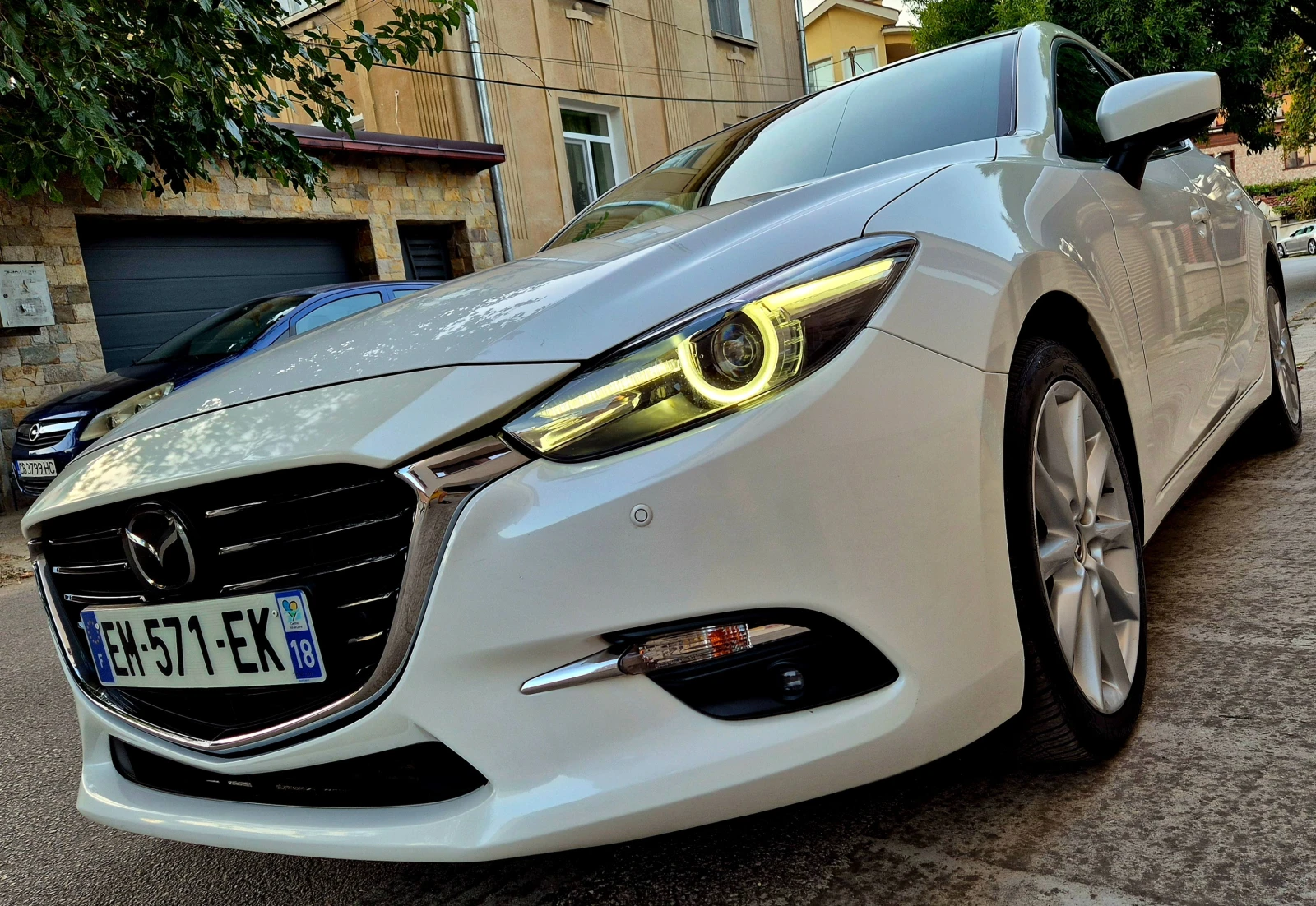Mazda 3 2.2d-EXECUTIVE-FACE LIFT-veriga-6скорости-japan , снимка 2 - Автомобили и джипове - 56108359