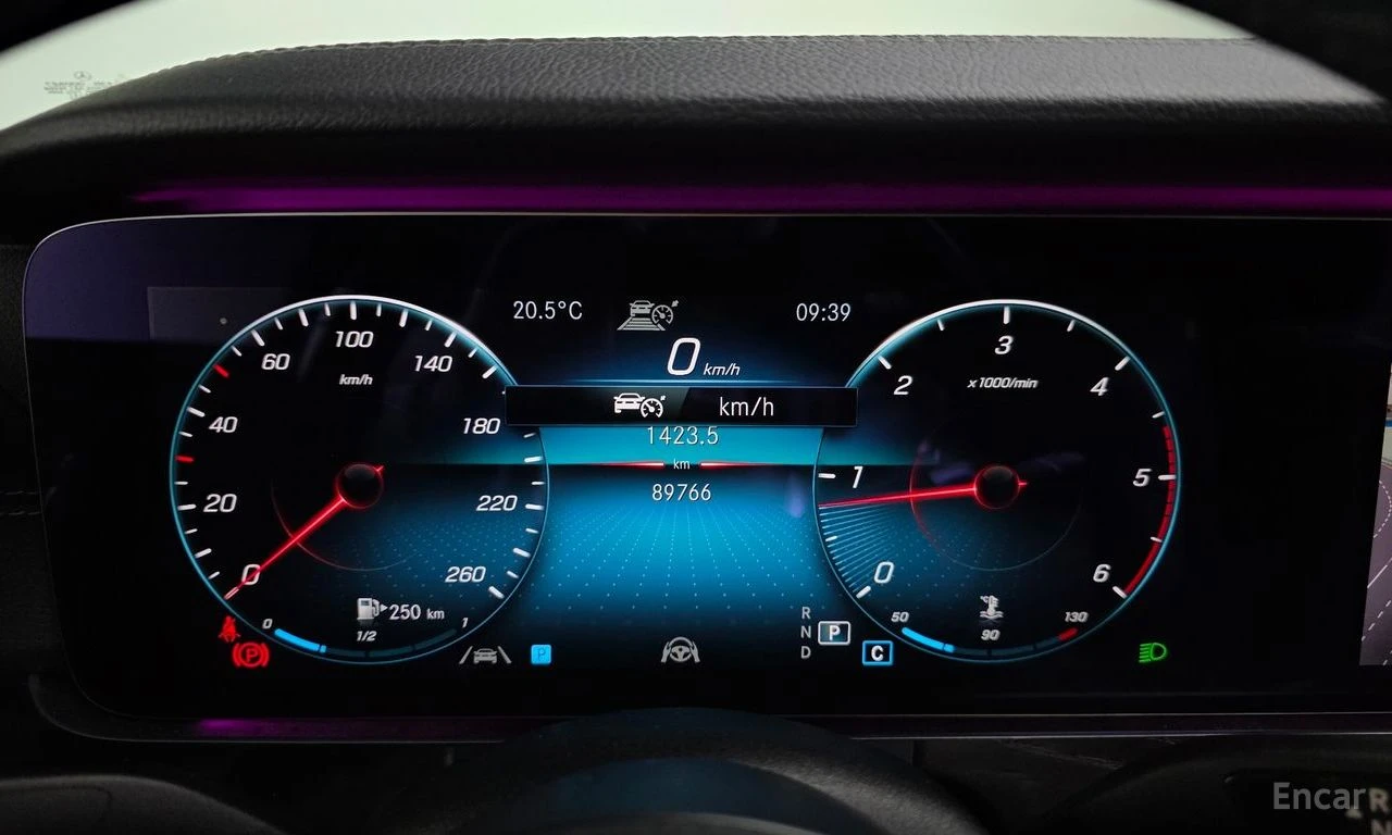 Mercedes-Benz E 220 d* 4MATIC* AMG LINE* DISTRONIC* �����* 360* ������ | Mobile.bg � ����������� 12