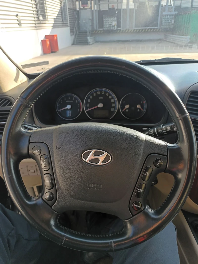 Hyundai Santa fe 2.7i, снимка 12 - Автомобили и джипове - 49008760