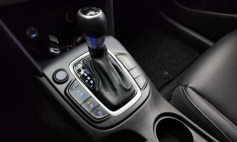 Hyundai Kona, снимка 9 - Автомобили и джипове - 51888565