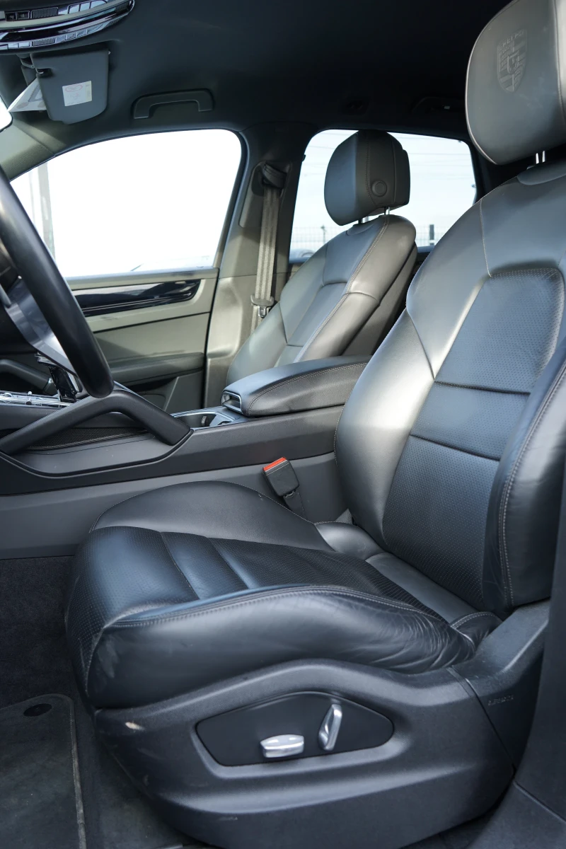 Porsche Cayenne E-HYBRID* PLUG IN HYBRID, снимка 8 - Автомобили и джипове - 52739950