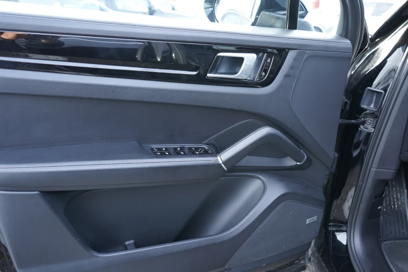 Porsche Cayenne E-HYBRID* PLUG IN HYBRID, снимка 7 - Автомобили и джипове - 52739950
