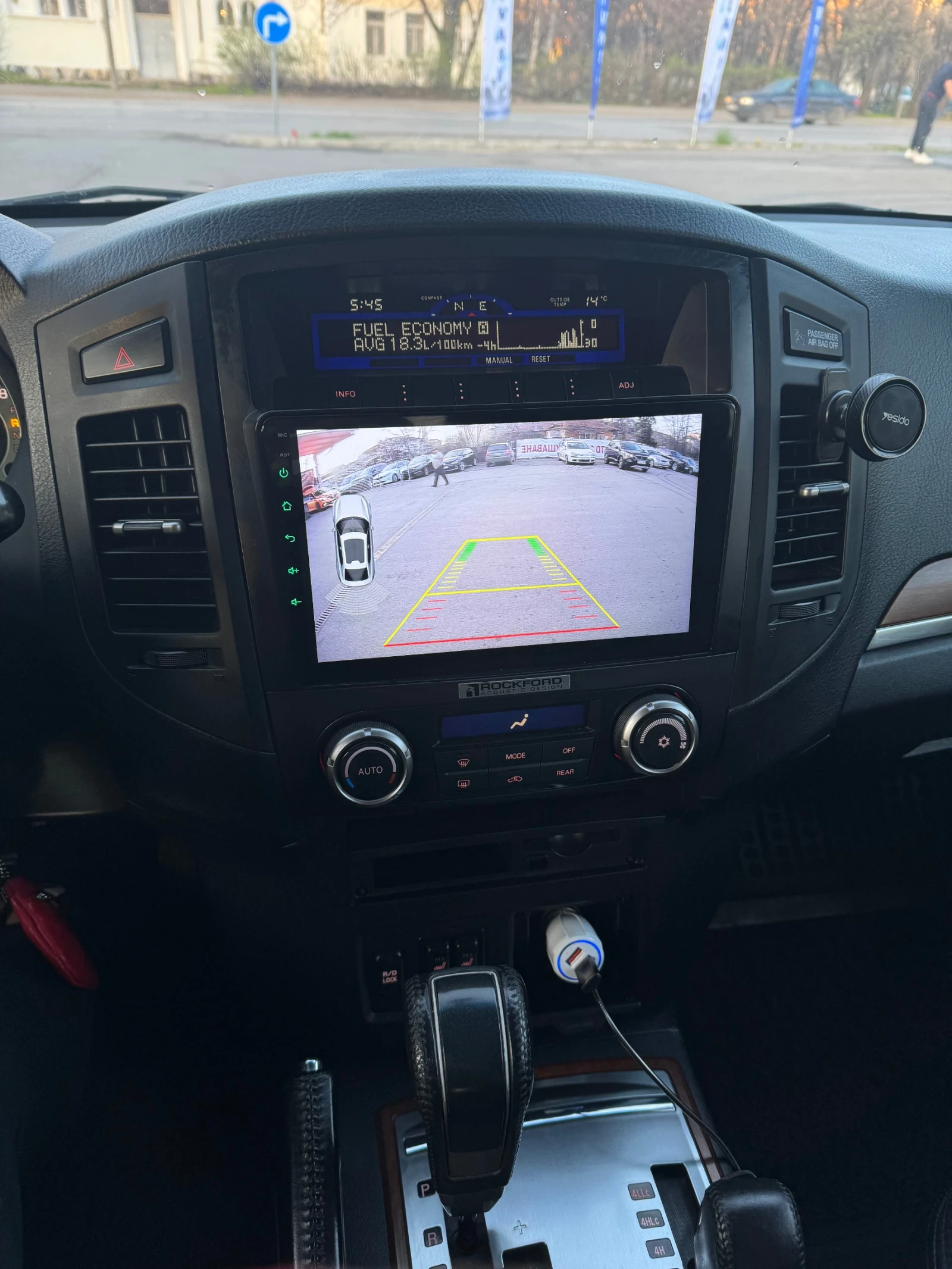 Mitsubishi Pajero, снимка 12 - Автомобили и джипове - 54317576