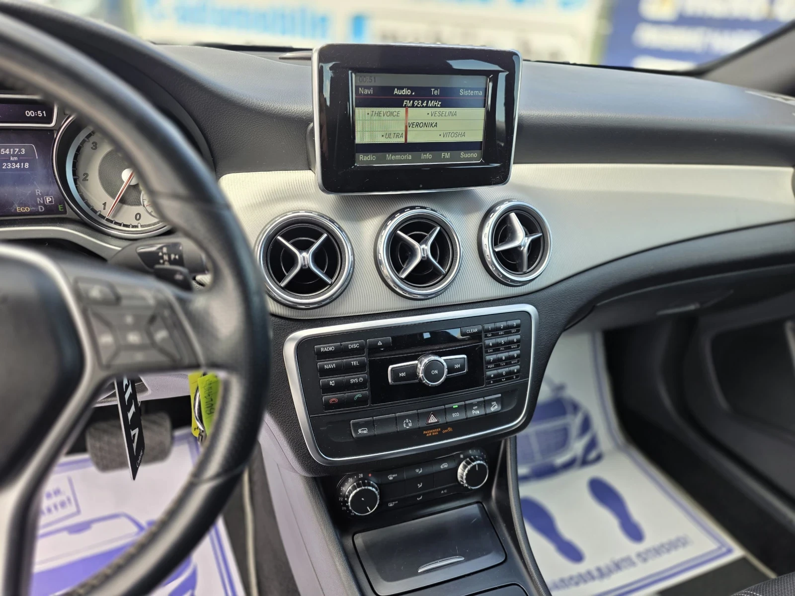 Mercedes-Benz GLA 200 4 MATIC BIXENON, снимка 12 - Автомобили и джипове - 54561512