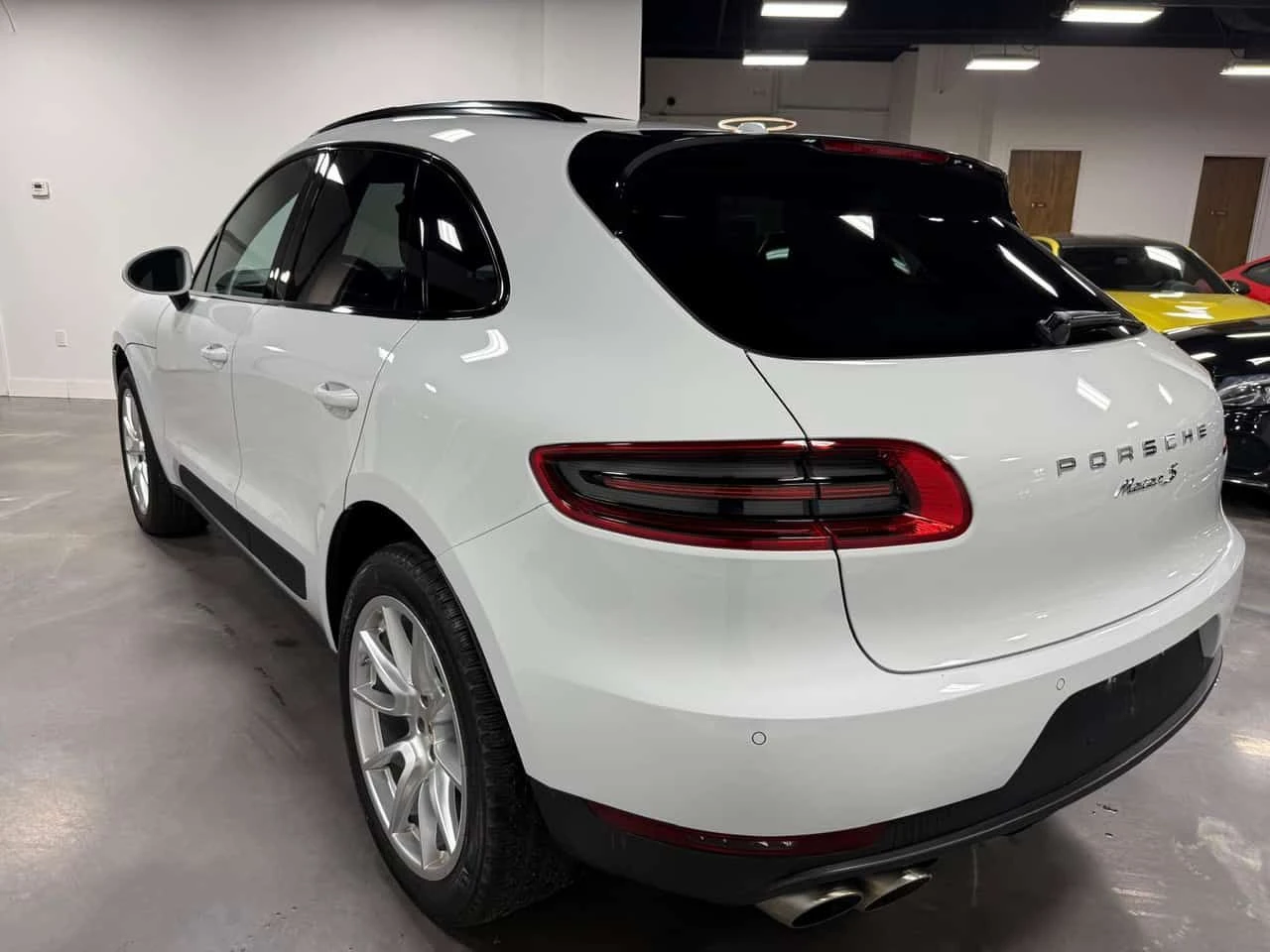 Porsche Macan  * S * CARFAX * 2 КЛЮЧА * ПОДГРЕВИ * ОБДУХВАНЕ, снимка 2 - Автомобили и джипове - 55326815