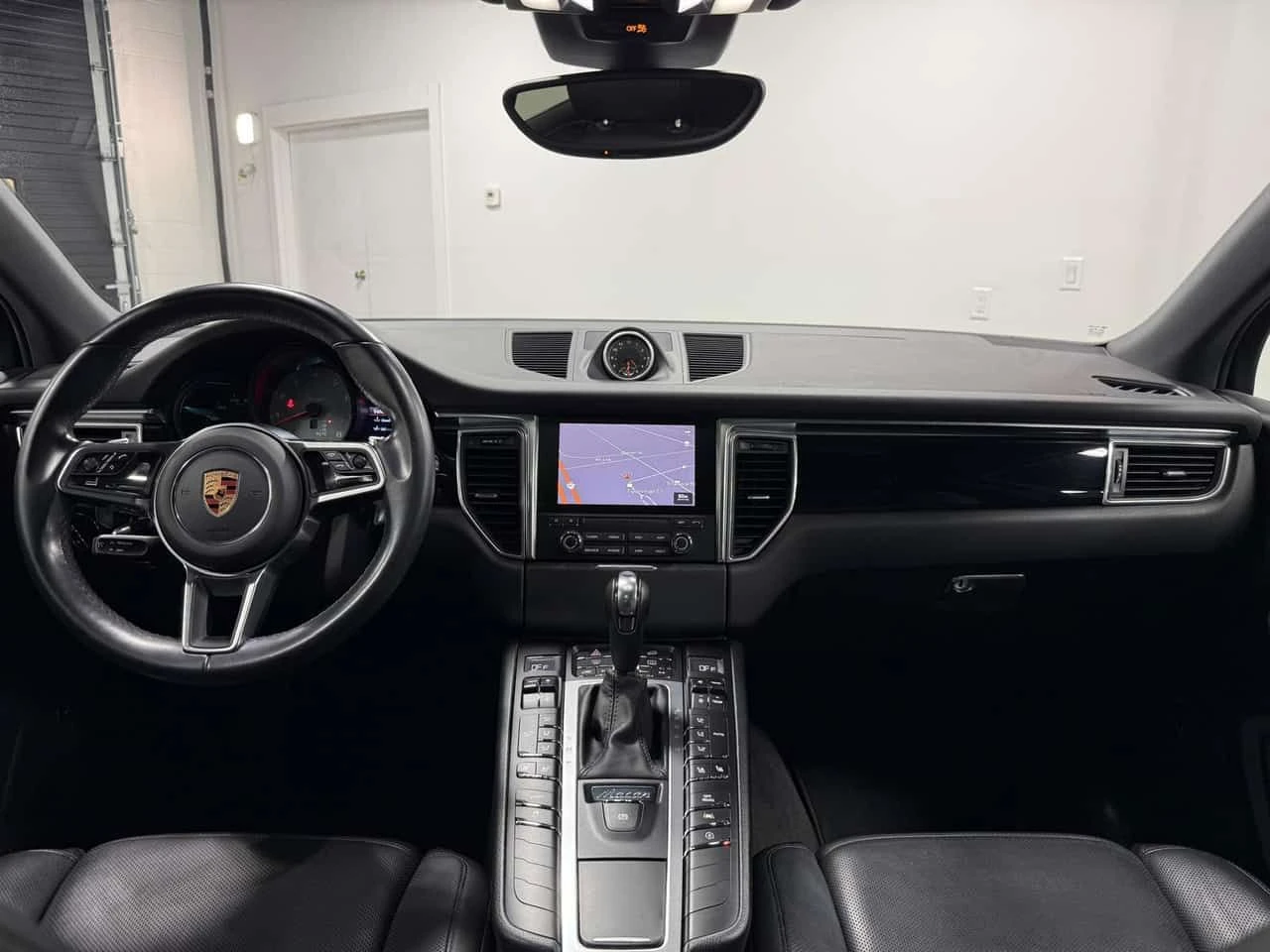 Porsche Macan  * S * CARFAX * 2 КЛЮЧА * ПОДГРЕВИ * ОБДУХВАНЕ, снимка 17 - Автомобили и джипове - 55326815