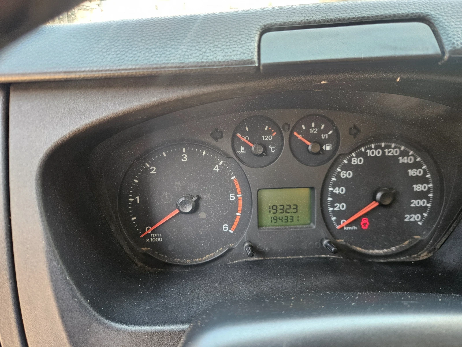 Ford Transit 2.4 клима дълг база, снимка 17 - Бусове и автобуси - 54888958