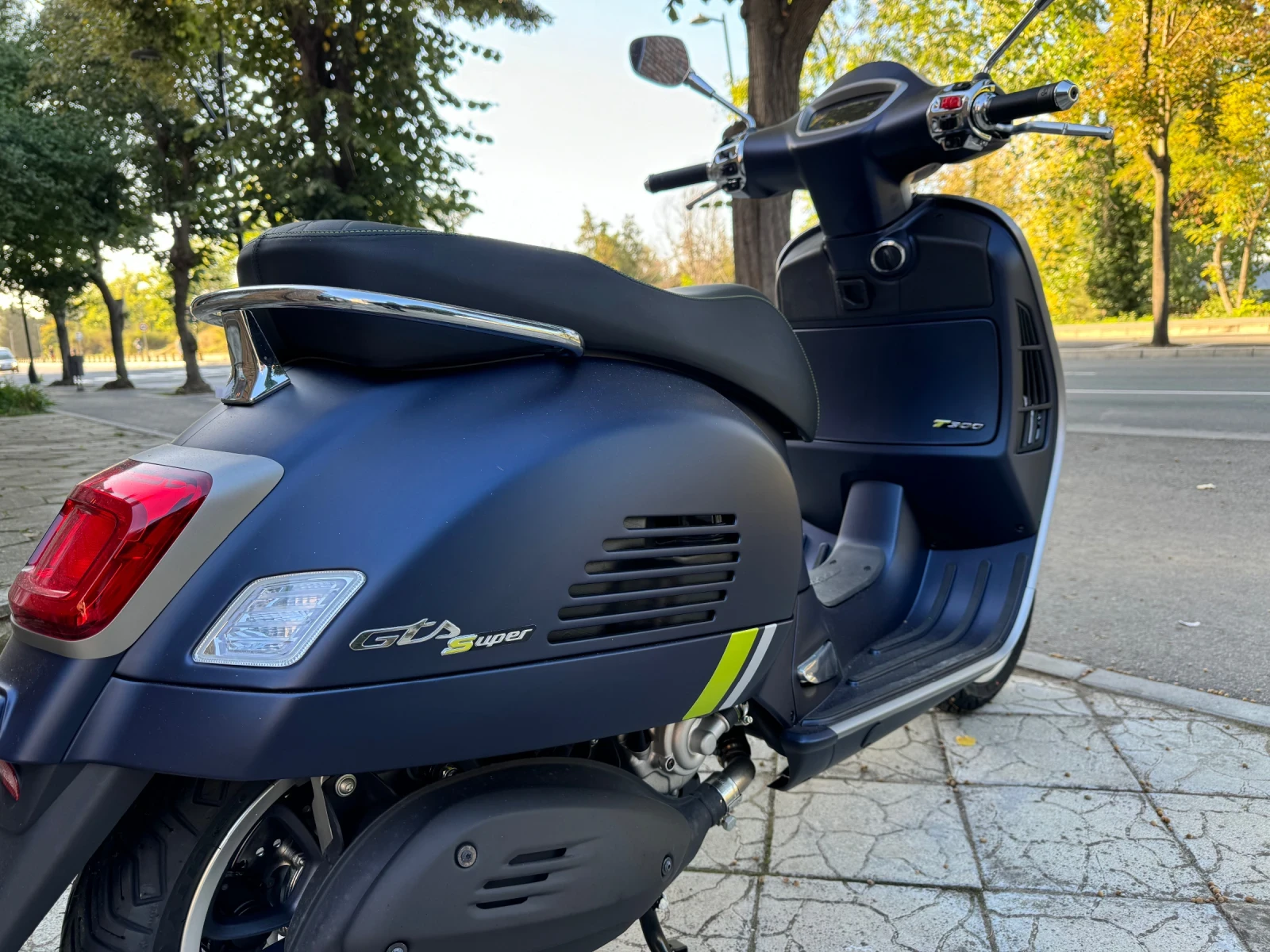 Vespa GTS 300 SuperTech Blu - изображение 10