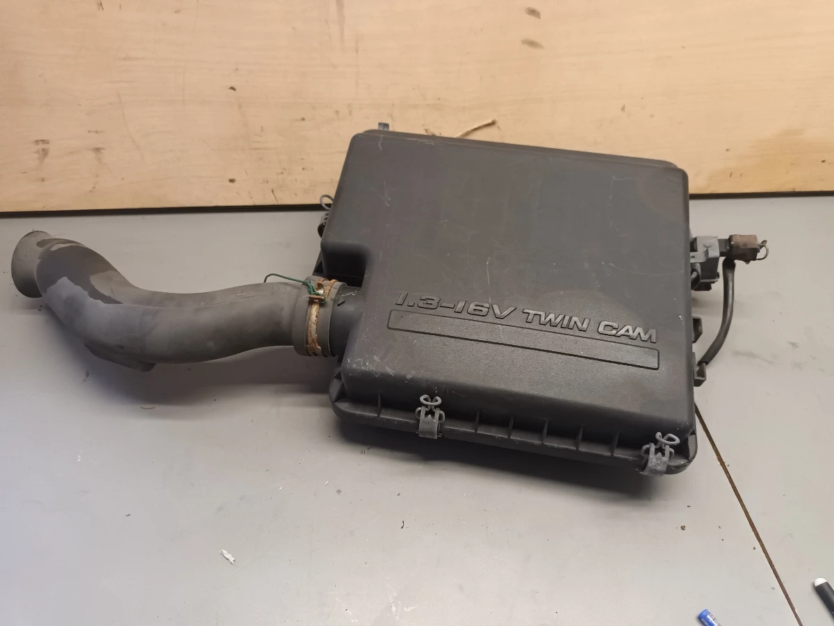 кутия въздушен филтър Дайхатсу Сирион 1.3б 4х4