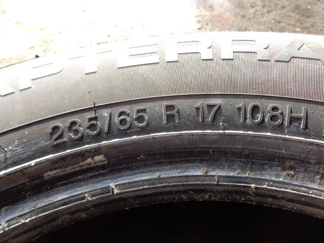 Гуми Зимни 235/65R17, снимка 9 - Гуми и джанти - 19859051