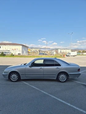 Mercedes-Benz E 270 * 177 к.с. * Автоматик * Перфектен * , снимка 7