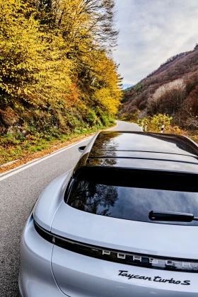Porsche Taycan Turbo S crossturismo, снимка 6