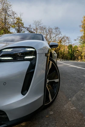 Porsche Taycan Turbo S crossturismo, снимка 7