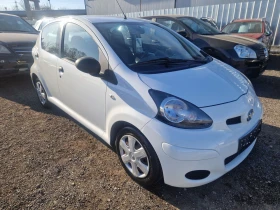 Toyota Aygo 1.0 i 12v 68HP.NAVI ITALIA - 3250 € / 6356.45 лв. - 12486069 9