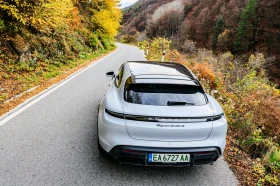 ����� �� �������� �� Porsche Taycan Turbo S crossturismo