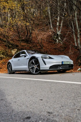 ����� �� �������� �� Porsche Taycan Turbo S crossturismo