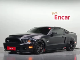 ������ Ford Mustang