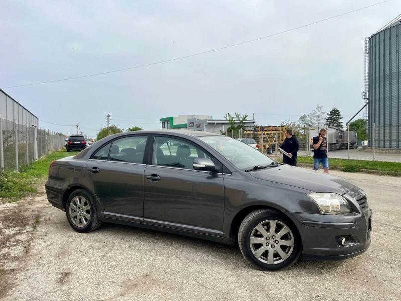 Toyota Avensis 2.0D4D 127000km, снимка 2 - Автомобили и джипове - 45964341