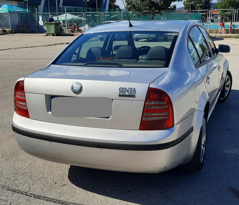 Skoda Superb TDI, снимка 4 - Автомобили и джипове - 47834549