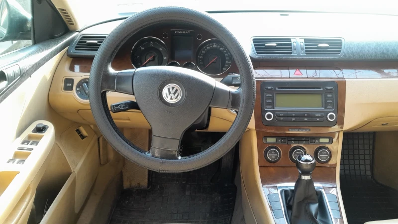 VW Passat, снимка 8 - Автомобили и джипове - 48971778