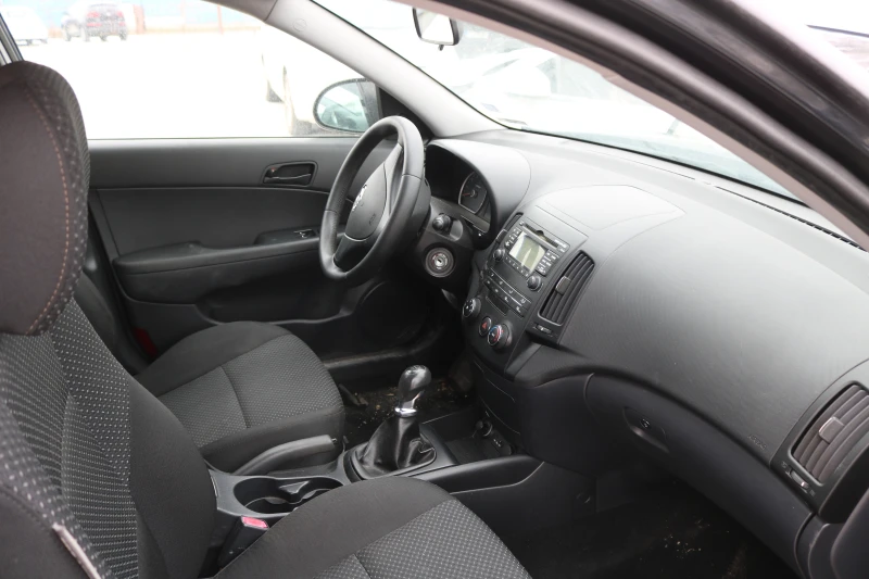 Hyundai I30 1.4 16V, снимка 5 - Автомобили и джипове - 49732381