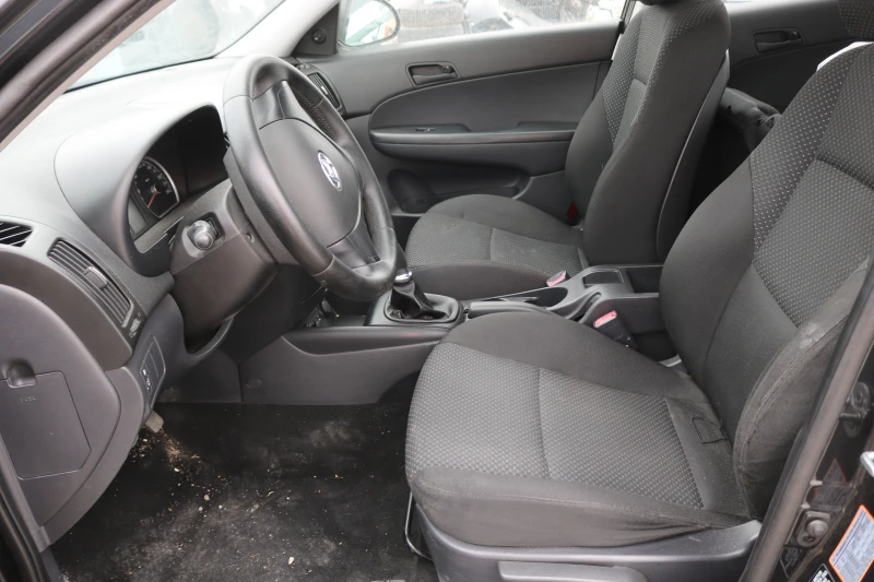 Hyundai I30 1.4 16V, снимка 6 - Автомобили и джипове - 49732381