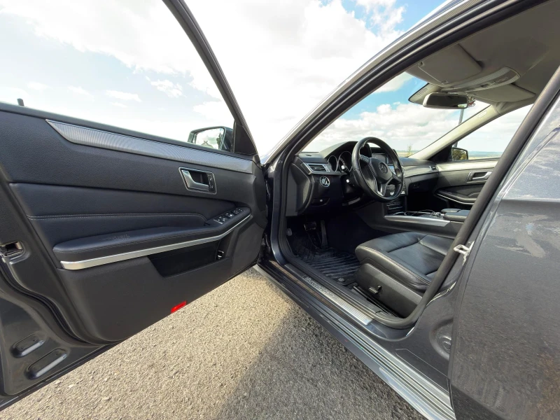 Mercedes-Benz 220 212, снимка 12 - Автомобили и джипове - 52270740