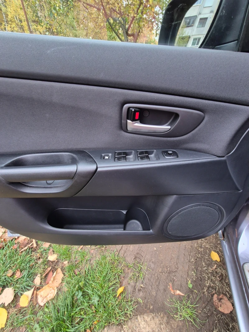 Mazda 3, снимка 10 - Автомобили и джипове - 52333516