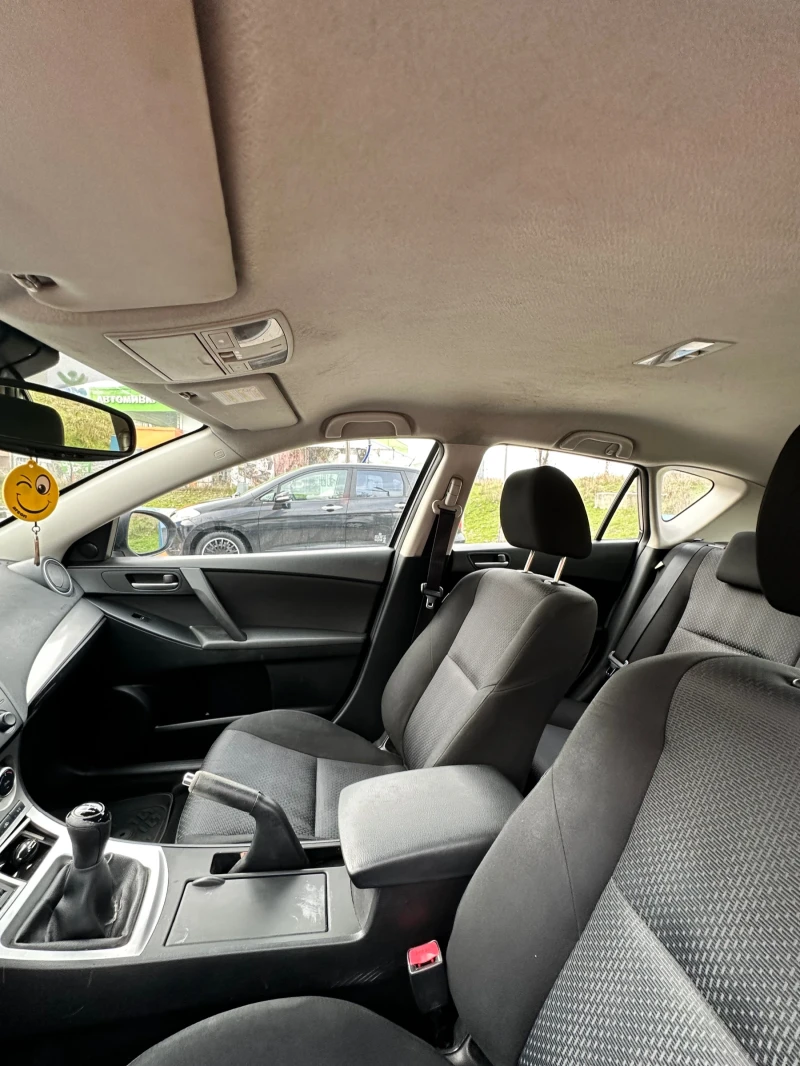 Mazda 3, снимка 5 - Автомобили и джипове - 52541129