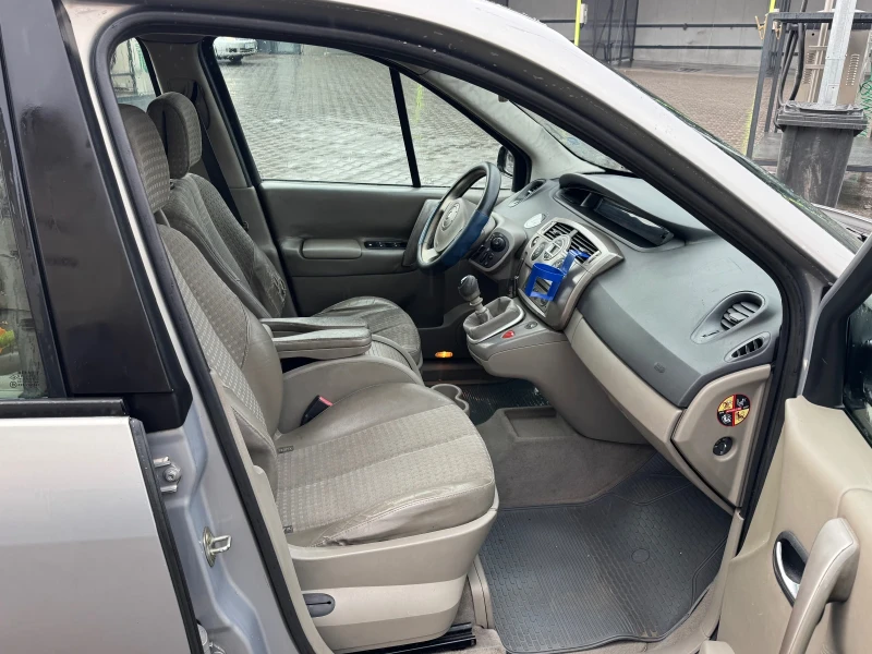 Renault Scenic, снимка 9 - Автомобили и джипове - 53237438