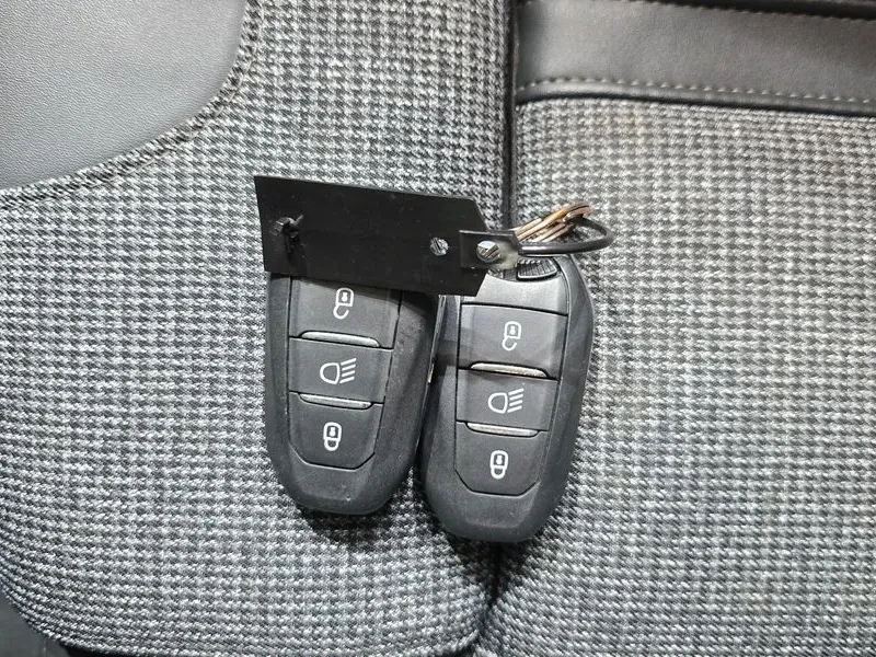 Peugeot 3008 2Nd Generation 1.5 Bluehdi Allure, снимка 16 - Автомобили и джипове - 55700327