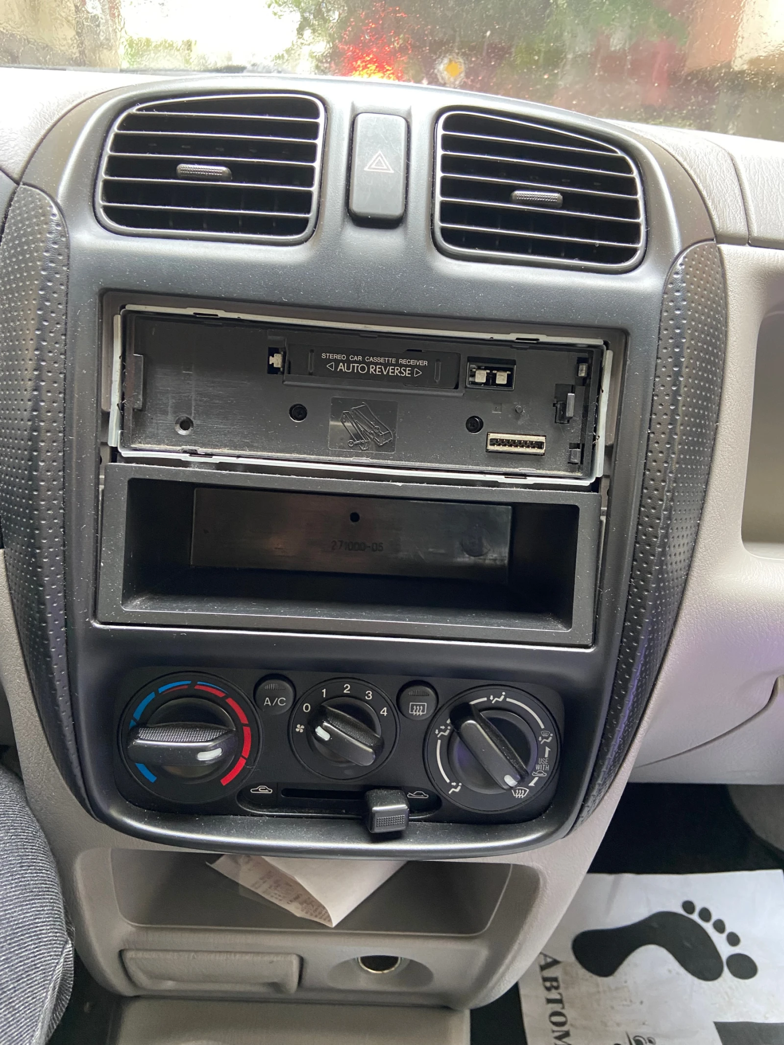Mazda Demio 2000 - изображение 10