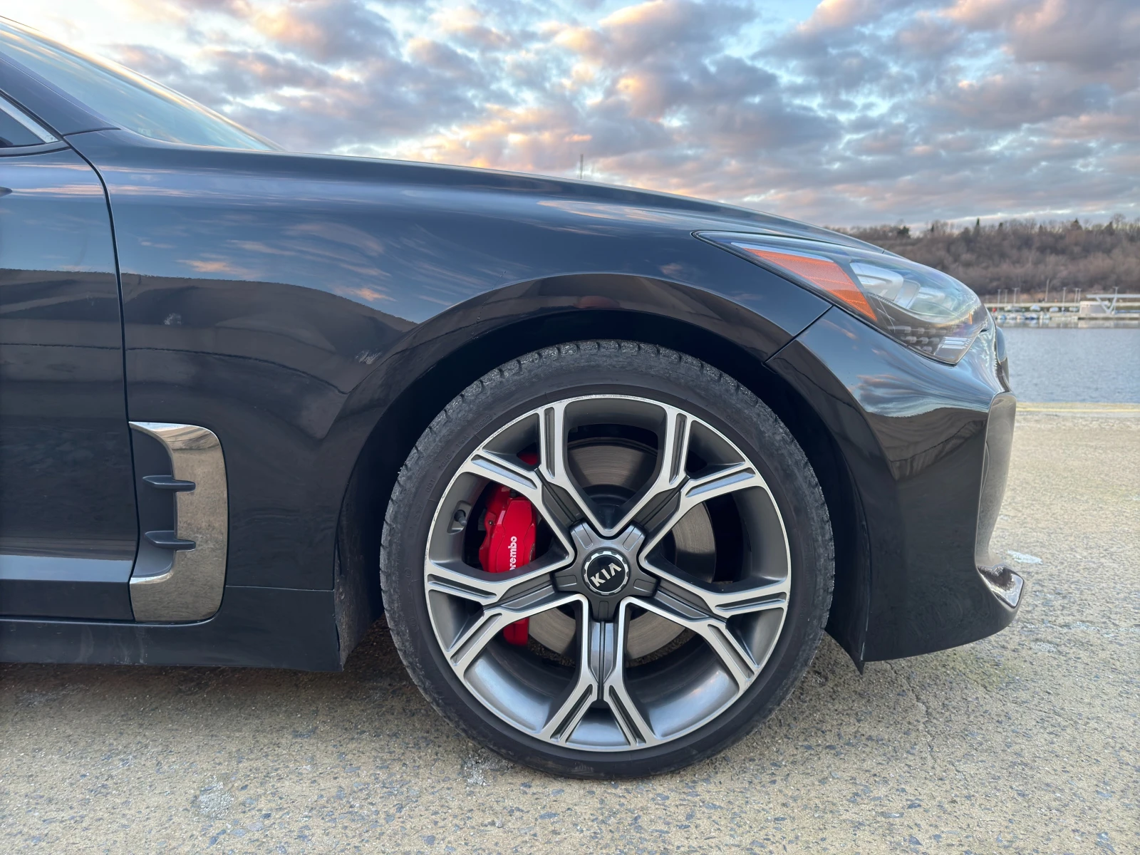Kia Stinger 3.3i BiTurbo GT1 AWD  - изображение 3