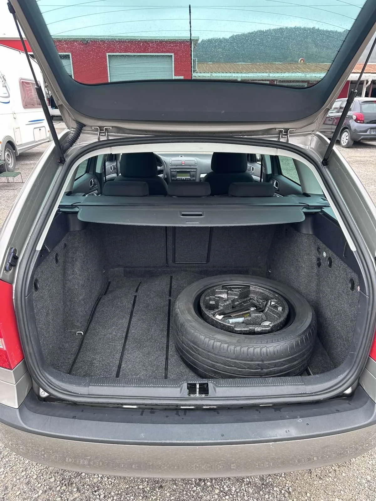 Skoda Octavia 1.6MPI  / | Mobile.bg   15