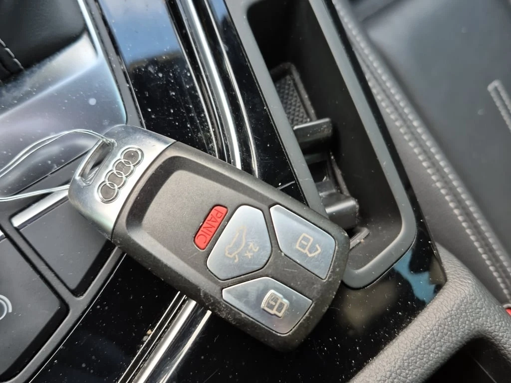 Audi A5 45tfsi * S-line * CARFAX *  - изображение 10